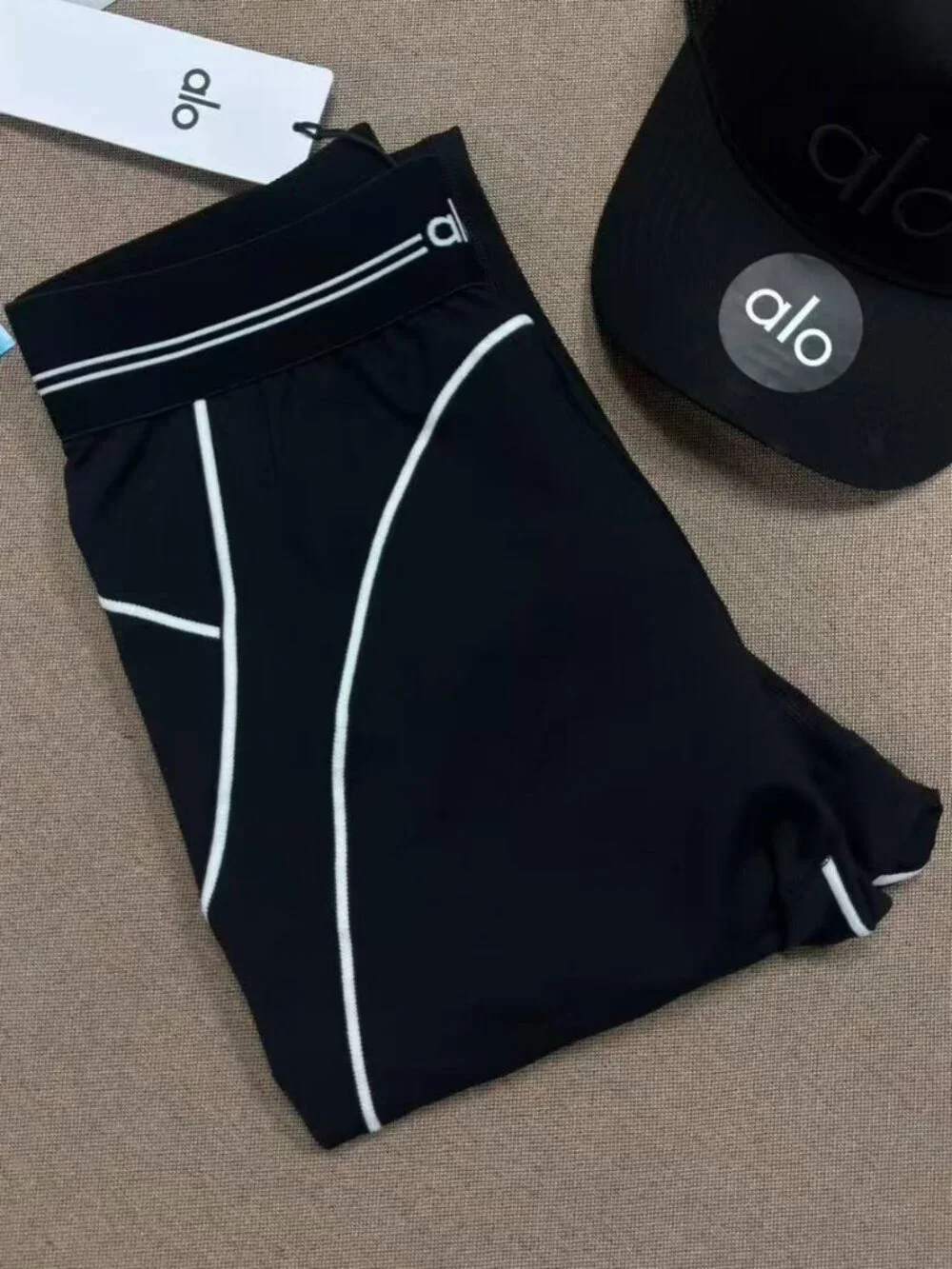NWT ALO Yoga High Rise Leggings🎉Heart Throb Black Athleisure Size S/M